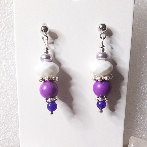 🎁☃️❄️ $10 Stocking Stuffers! Everday Wear Dangle Earrings: Purple + White Beads - Picture 5 of 8